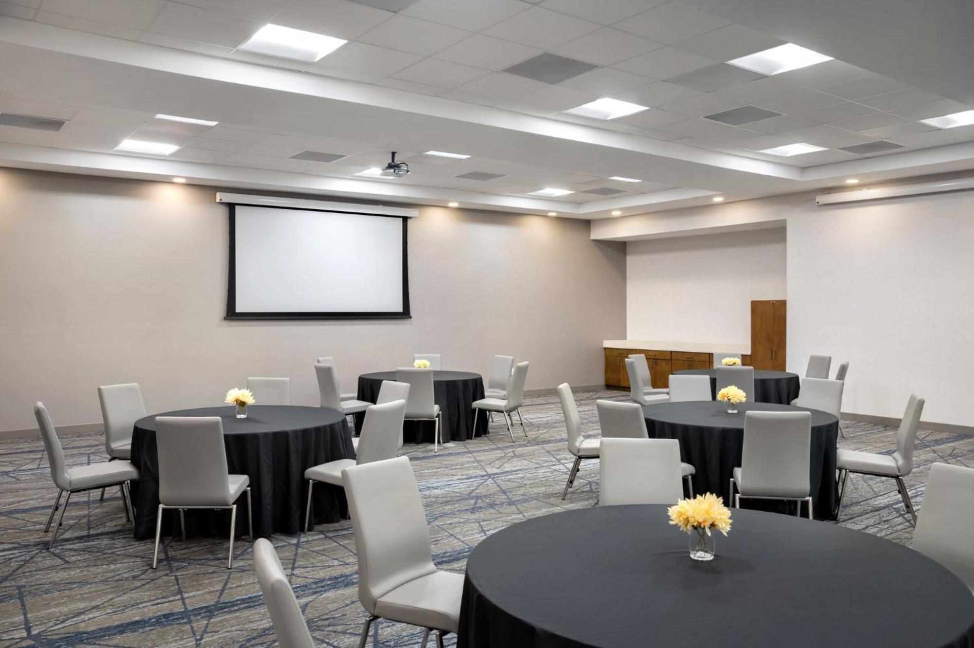 Holiday Inn Express Richmond By Ihg Eksteriør bilde