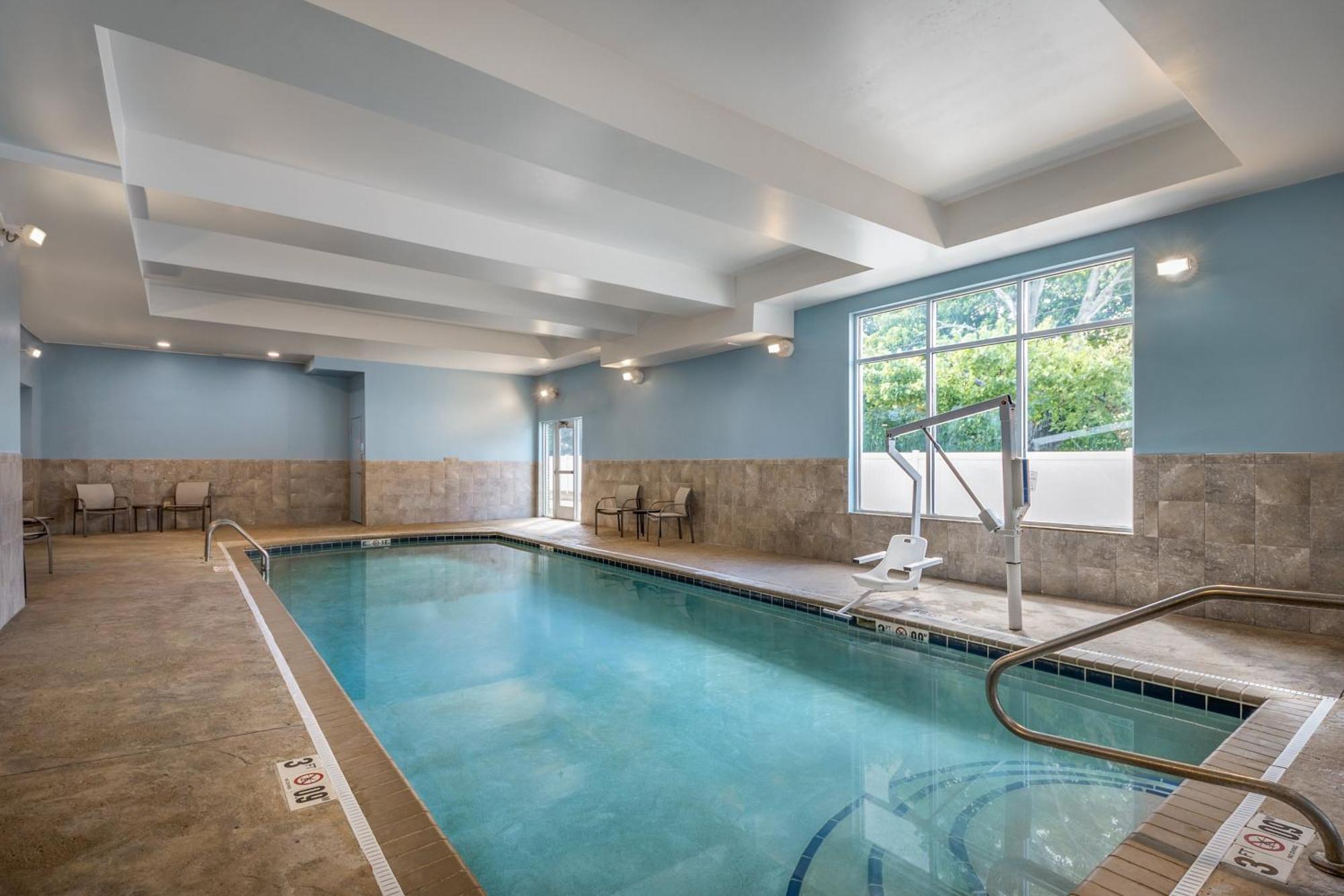 Holiday Inn Express Richmond By Ihg Eksteriør bilde