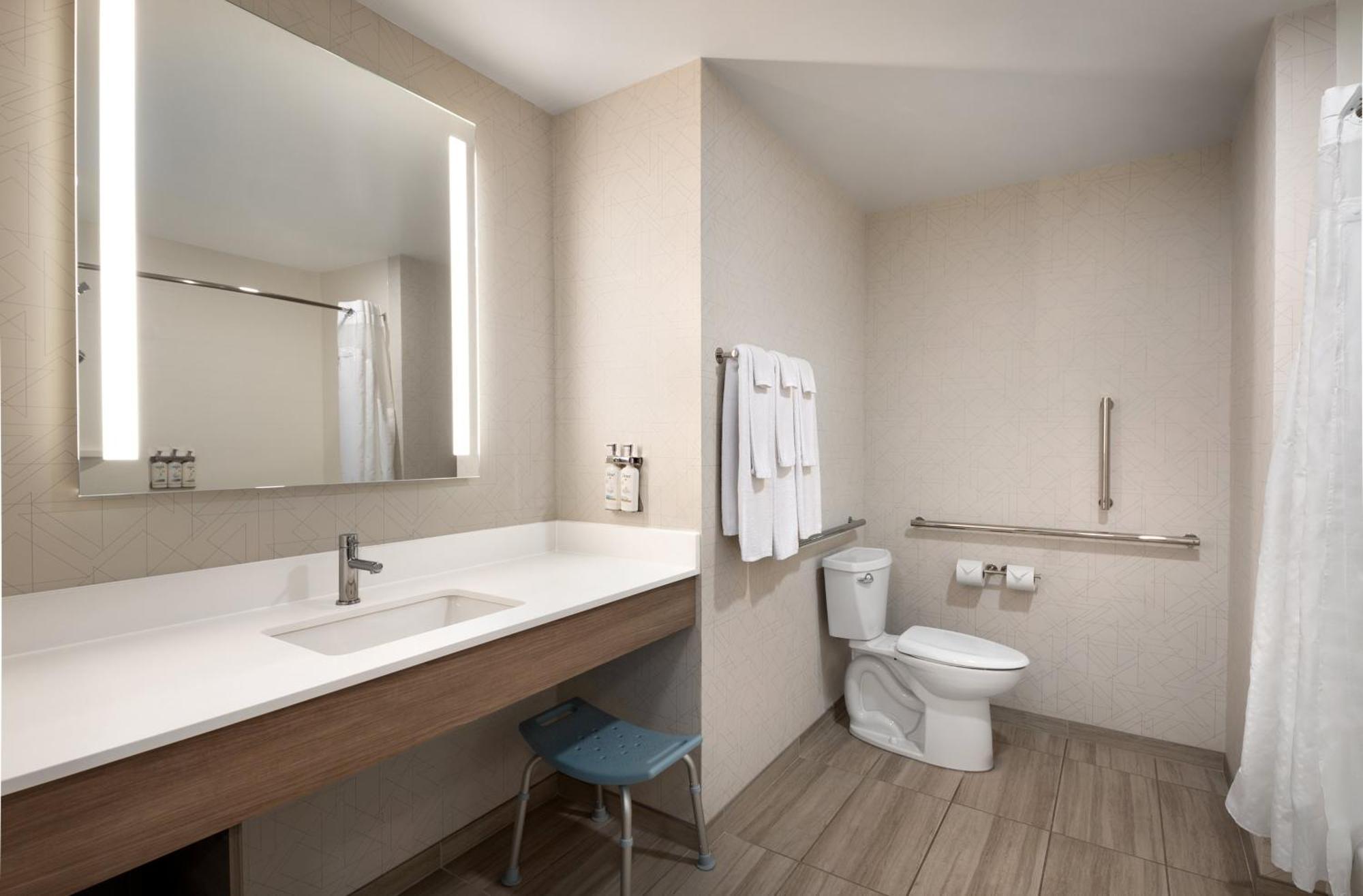 Holiday Inn Express Richmond By Ihg Eksteriør bilde