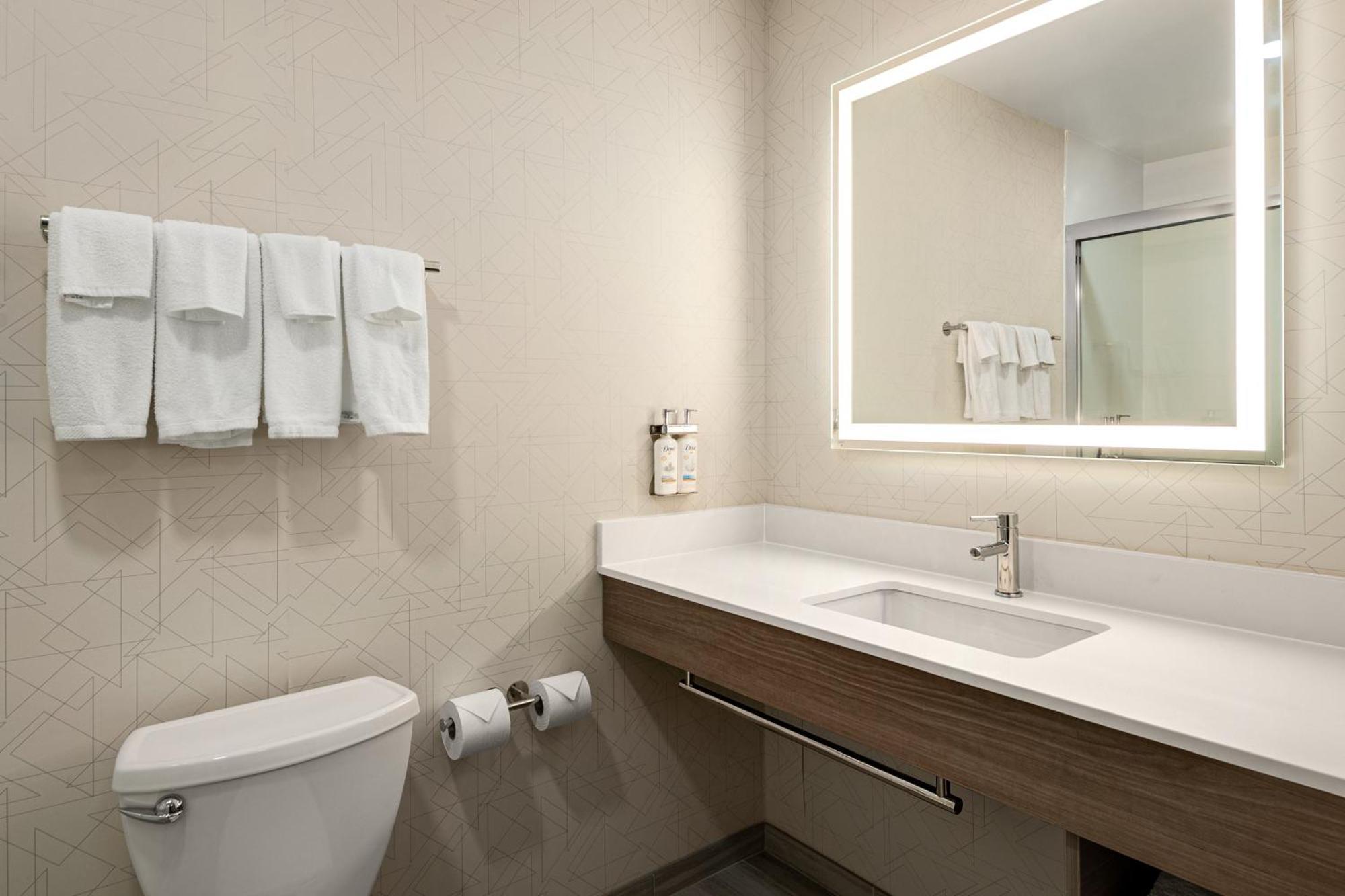 Holiday Inn Express Richmond By Ihg Eksteriør bilde
