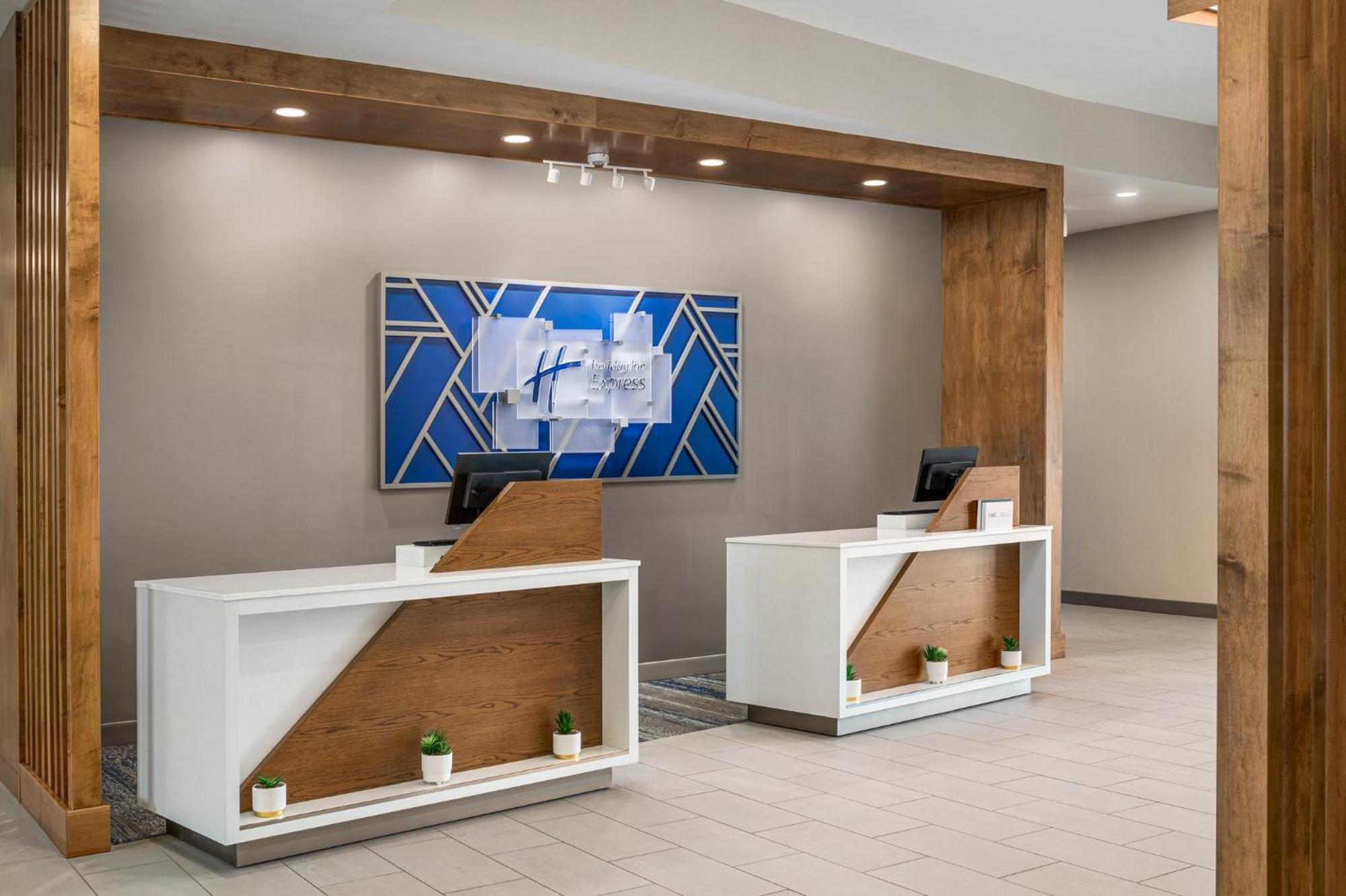 Holiday Inn Express Richmond By Ihg Eksteriør bilde